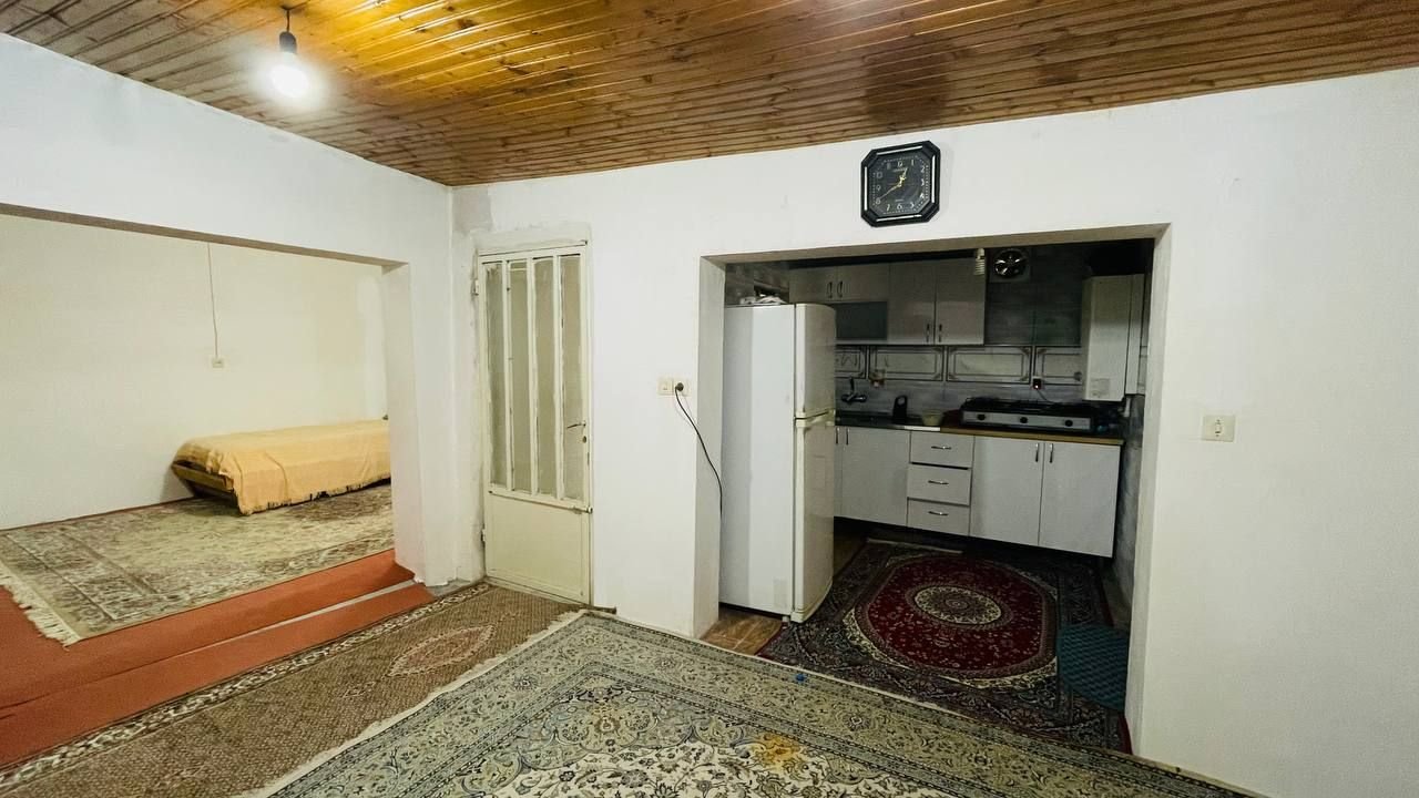 ویلا دوخوابه کوهستانی آب دره - پذیرایی و آشپزخانه پایین