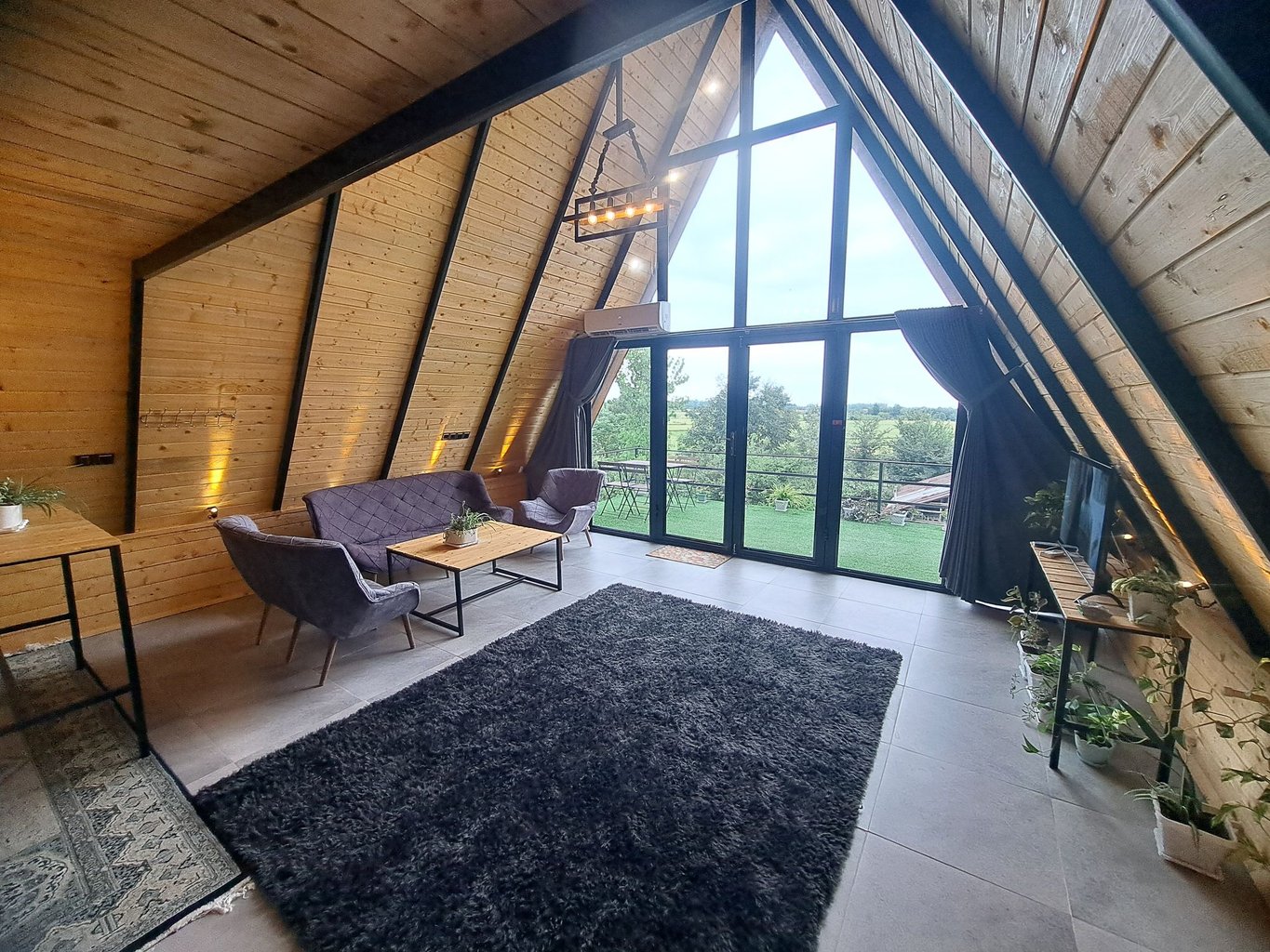 یک خوابه سوئیسی منان