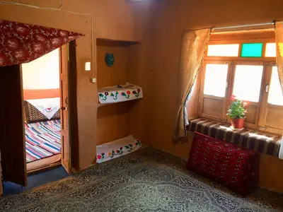 بومگردی یادگار مجن -  واحد گِل سرخ