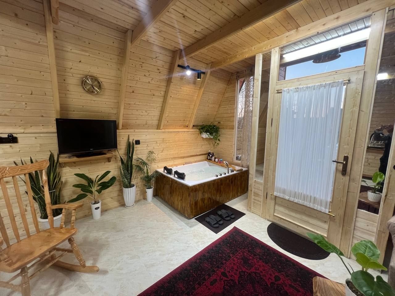 یک خوابه سوئیسی جکوزی دار سالار ۳