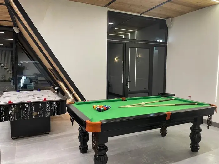 کلبه یک خوابه سوئیسی استخردار آبگرم آرامش ۱