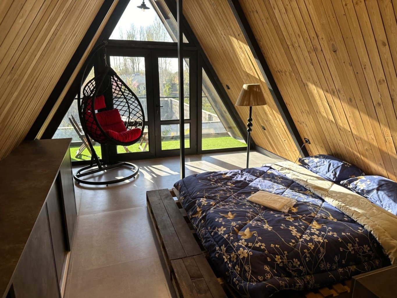 یک خوابه سوئیسی استخردار آبگرم آرامش ۱