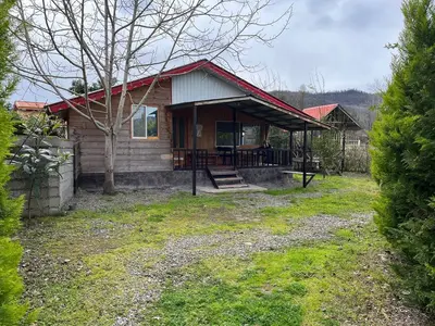 کلبه دوخوابه چوبی پویا