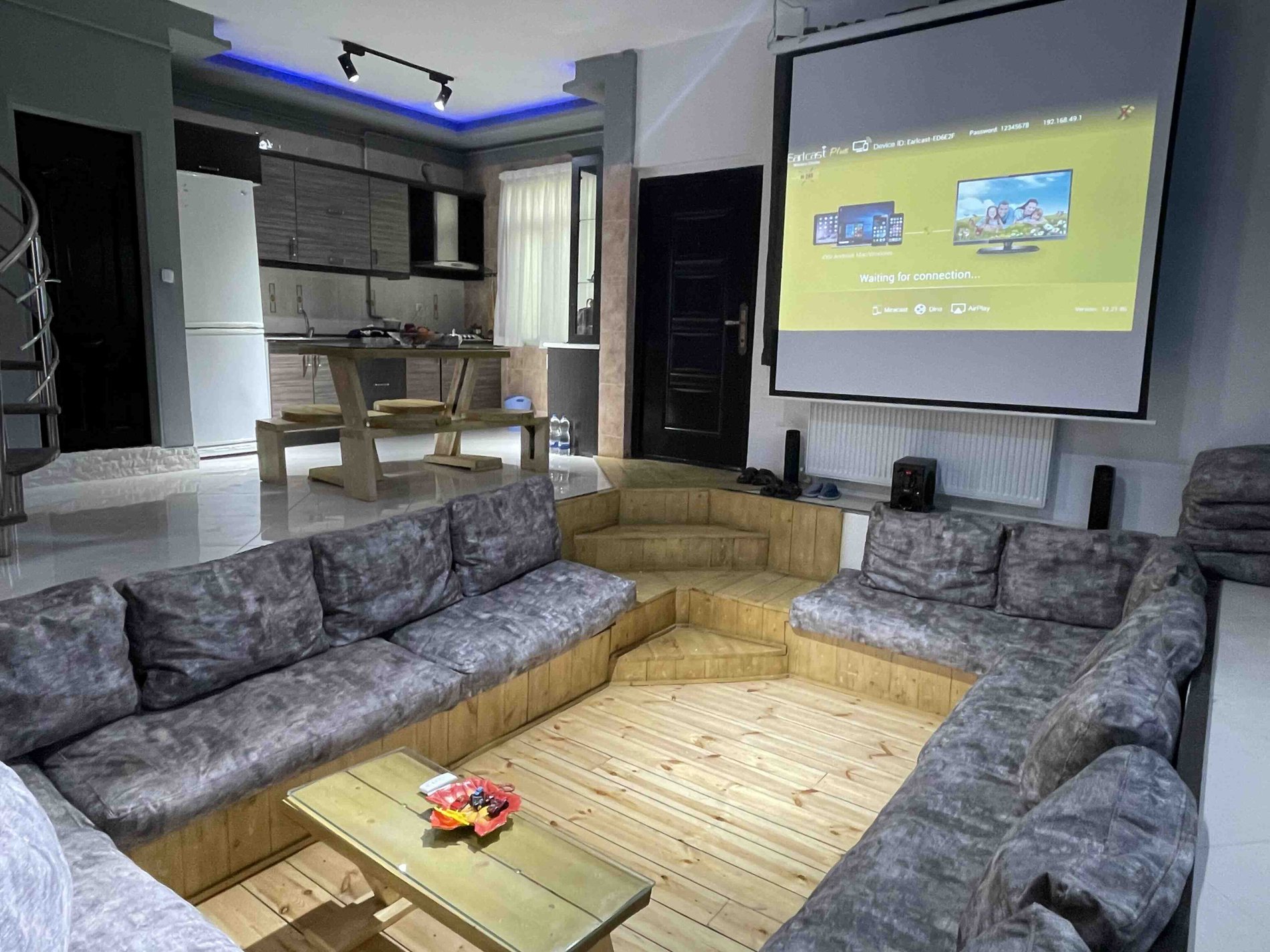 یک خوابه استخردار بوم لند