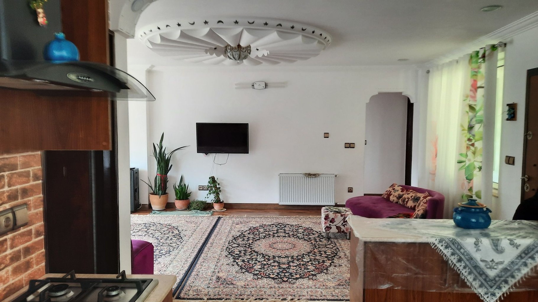 ویلا دوخوابه سبز سرولات - پذیرایی