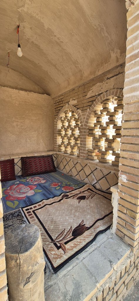 بومگردی خونه خاکی - واحد آلاچیق سنتی