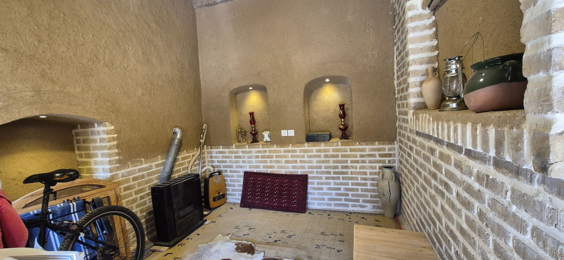 اقامتگاه سنتی خونه خاکی - کرسی خانه