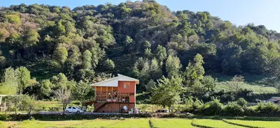 کلبه دوخوابه چوبی دوبلکس قلعه رودخان