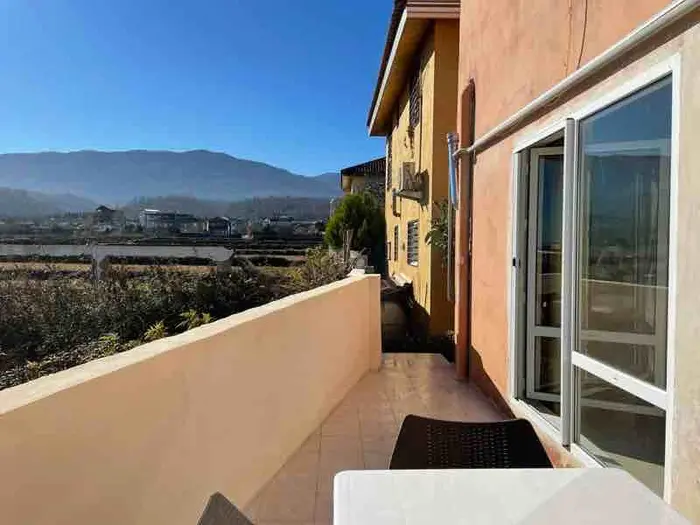 ویلا سه خوابه رويايي - تراس با ويوي شاليزار و دريا