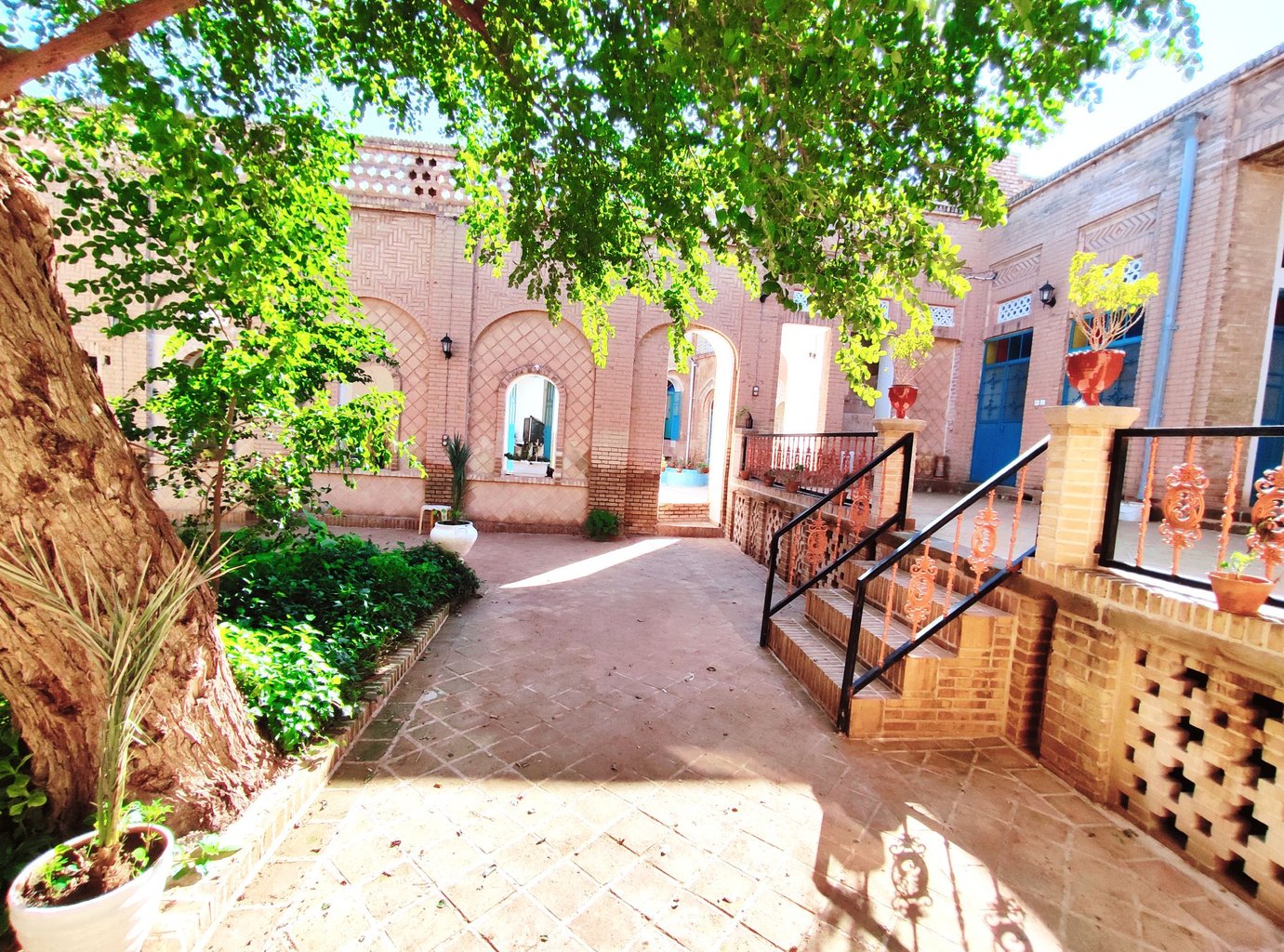 اقامتگاه سنتی هتل سنتی عمارت پدری جامعی - واحد مار و بو ۳