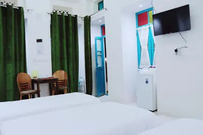 اقامتگاه سنتی عمارت پدری جامعی - واحد مار و بو ۳