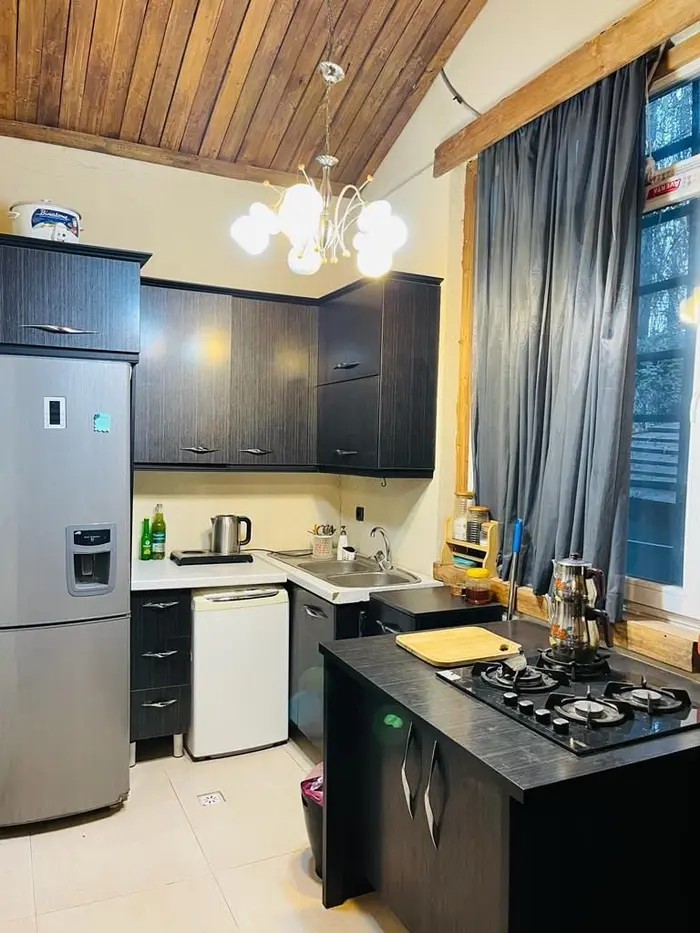 ویلا خان استخردار