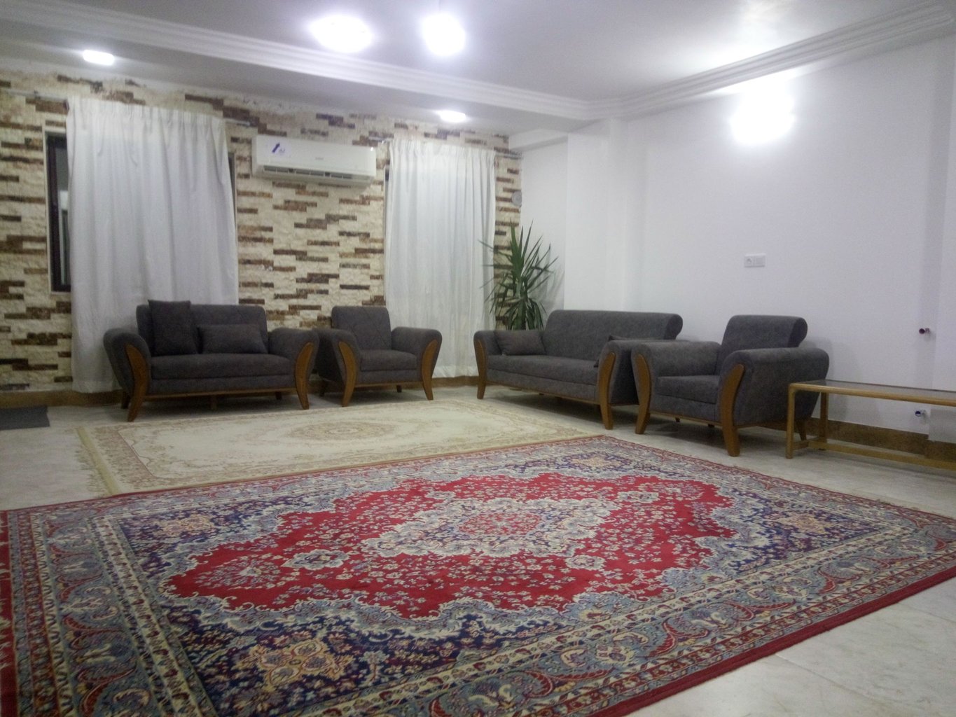 آپارتمان دوخوابه طوقدار