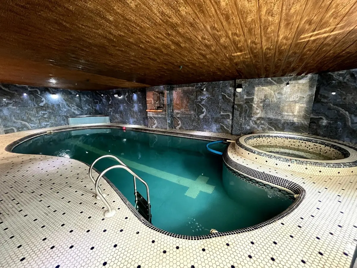 ویلا دوخوابه استخردار آبگرم فرارت - استخر