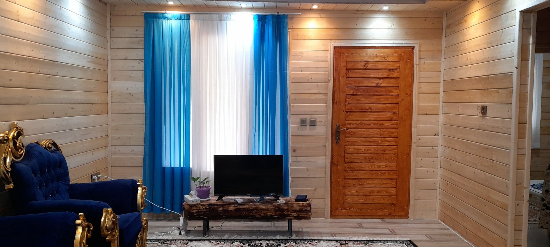 کلبه دوخوابه چوبی گردو - پذیرایی