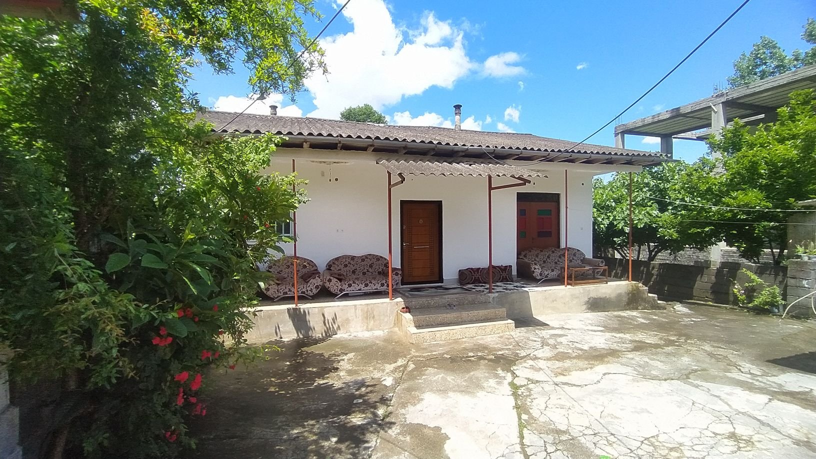 ویلا سه خوابه جنگلی سی بن