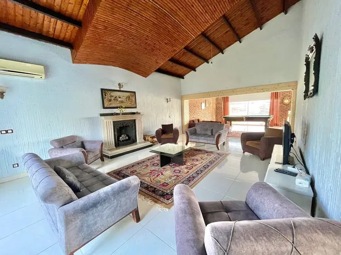 ویلا پنج خوابه استخردار جعفری - سالن اصلی