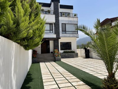 ویلا چهارخوابه تریپلکس استخردار افشین