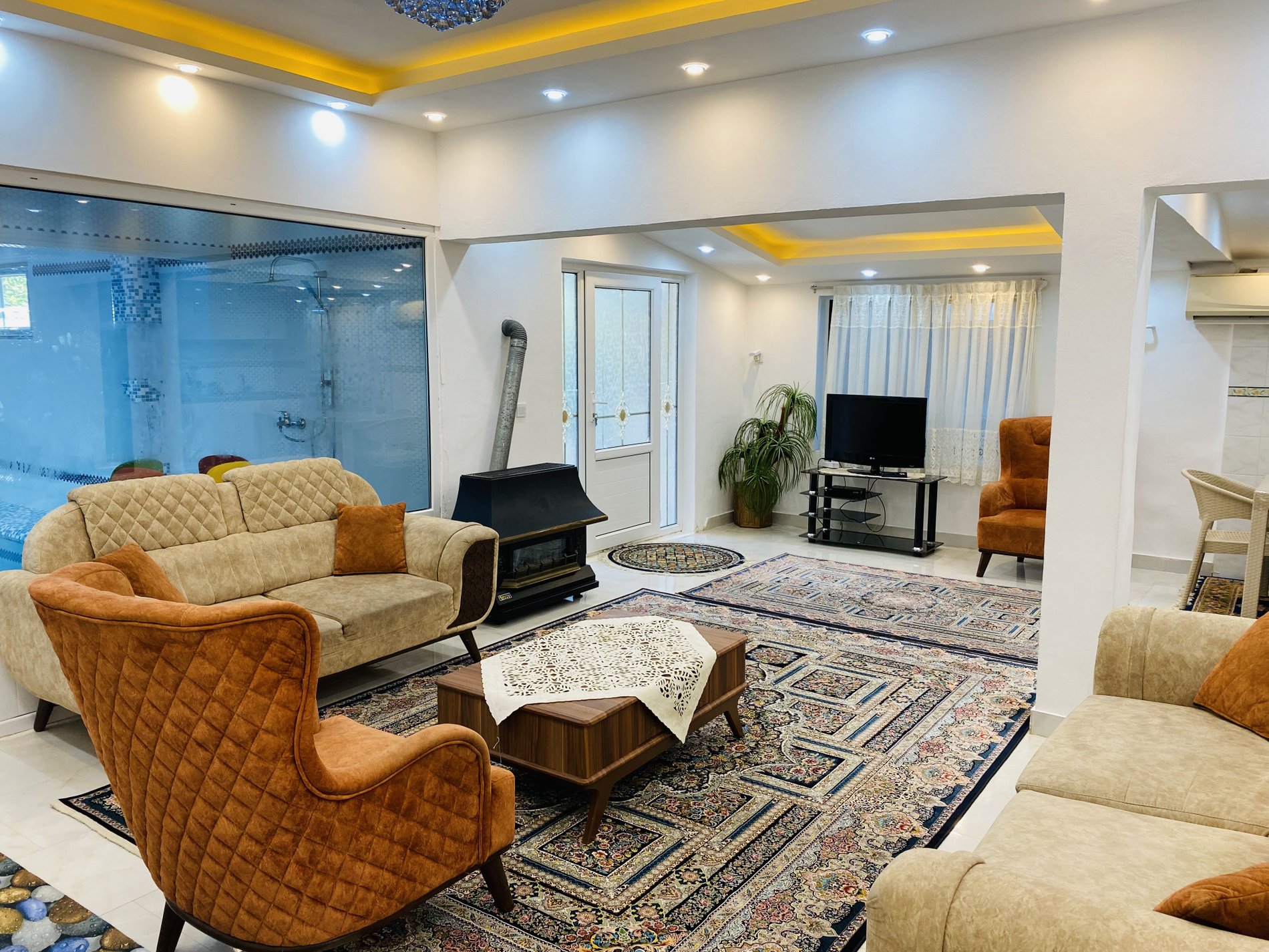 ویلا دوخوابه استخردار آبگرم مزگاه