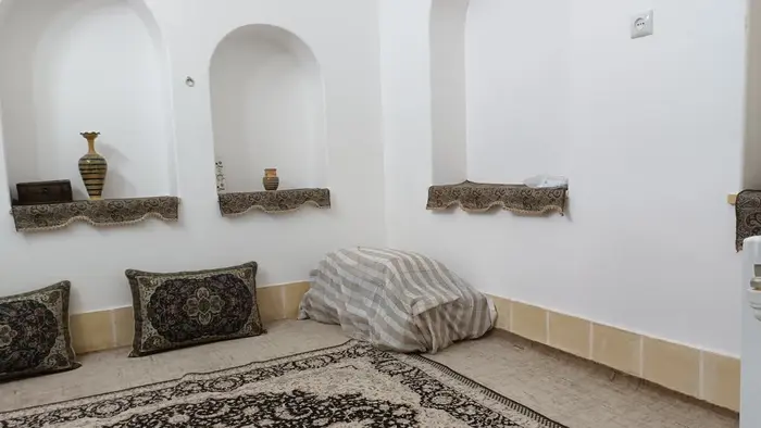 بوم گردی گل پری - واحد سه خواب - اتاق ترمه 2