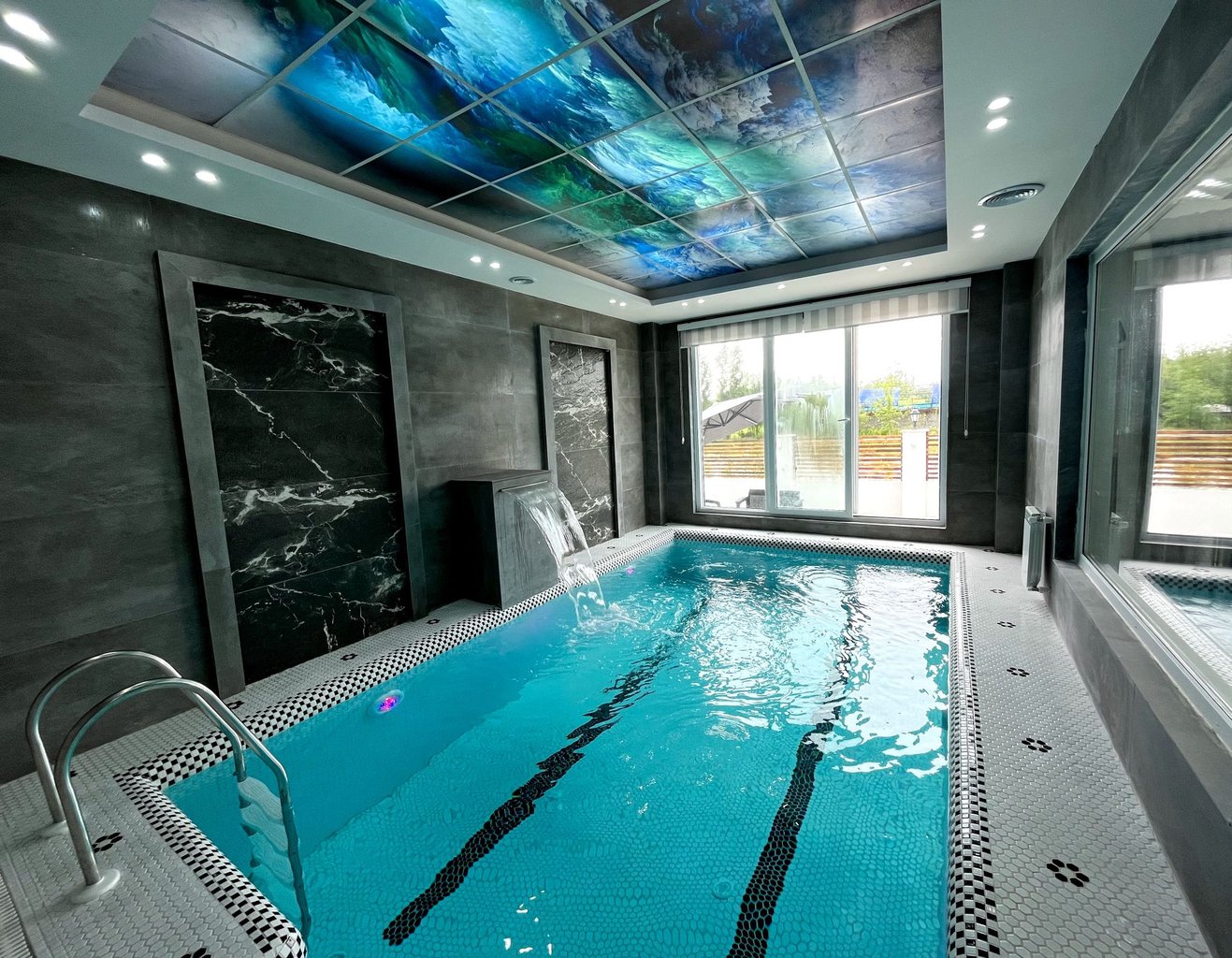 دوخوابه استخردار آبگرم ابر سفید