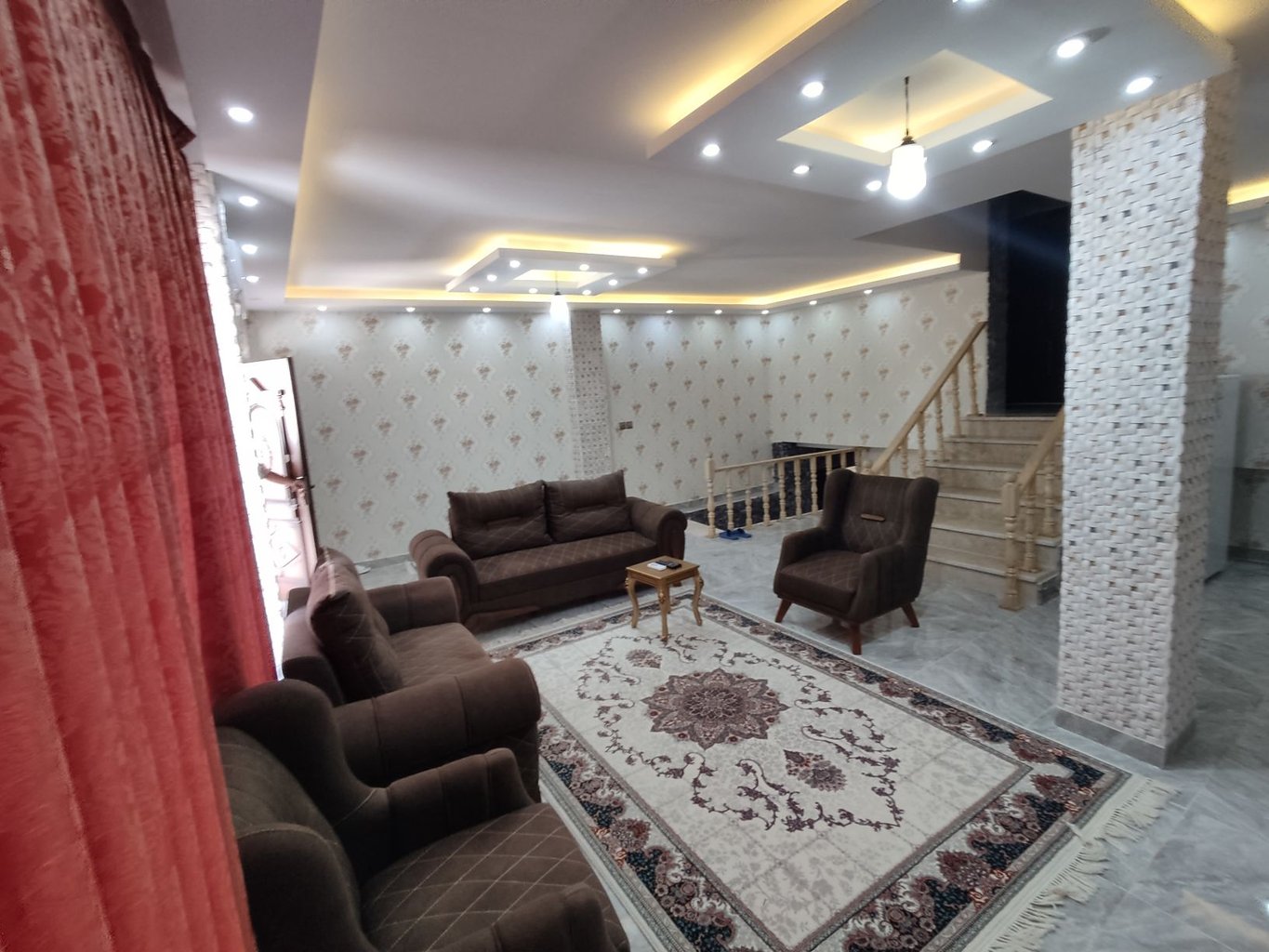 ویلا دوخوابه استخردار آبگرم تریپلکس سپیدار