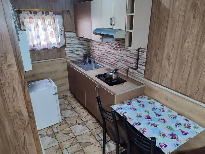 سوئیت یک خوابه کاریز 100