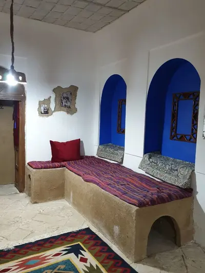 بومگردی قلعه تاریخی کریم خان - واحد خان ۱