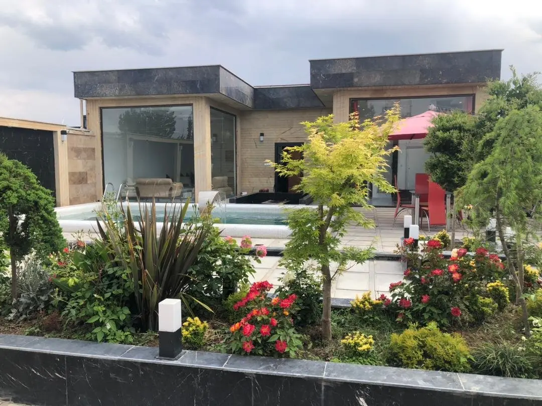 ویلا دوخوابه استخردار سرپوشیده آبگرم کیانا 2