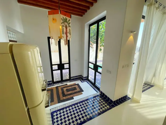 بوم گردی دوخوابه شلوت لافت