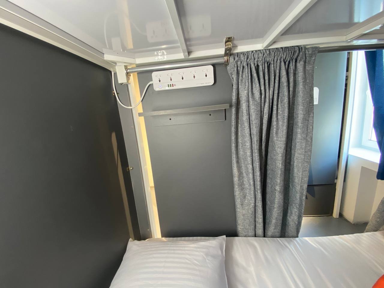 هاستل فیروزه هریتیج - واحد چهارتخته بانوان