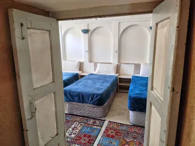 بومگردی مامس - واحد فرخی ۲۰۱