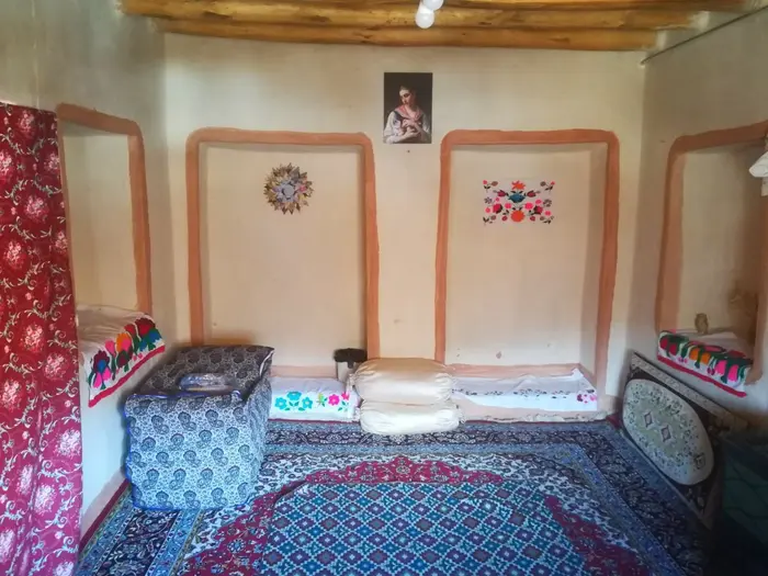 بوم گردی یادگار مجن - واحد گِل سرخ