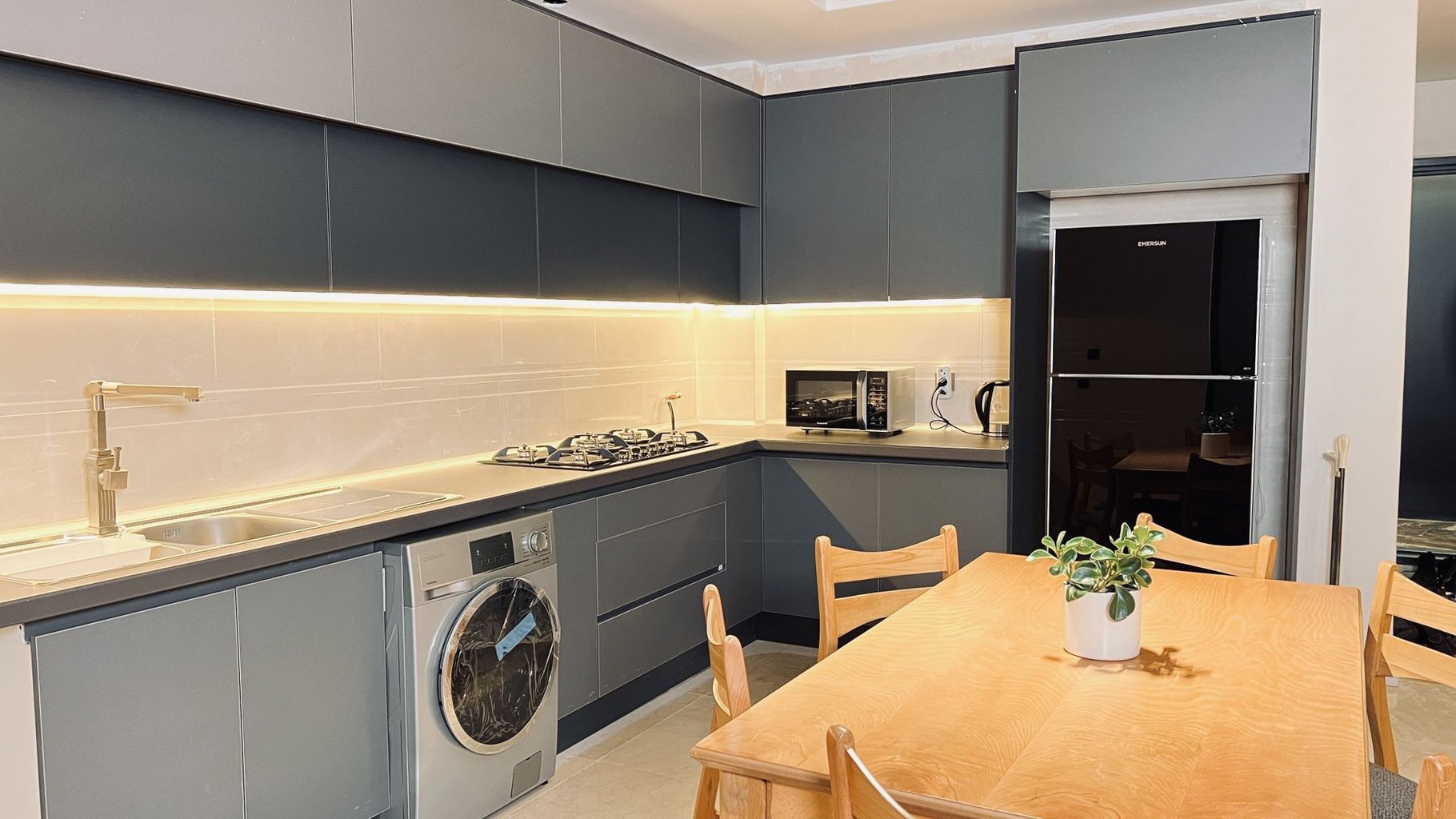 آپارتمان دوخوابه کامرانیه - واحد ۱۲۲