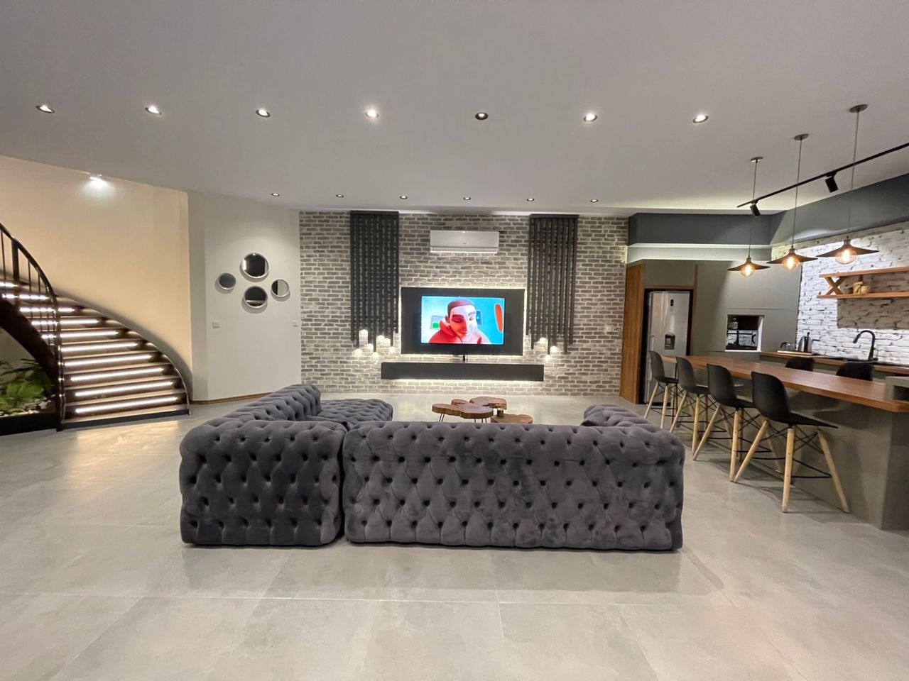 ویلا سه خوابه استخردار آس پلاس