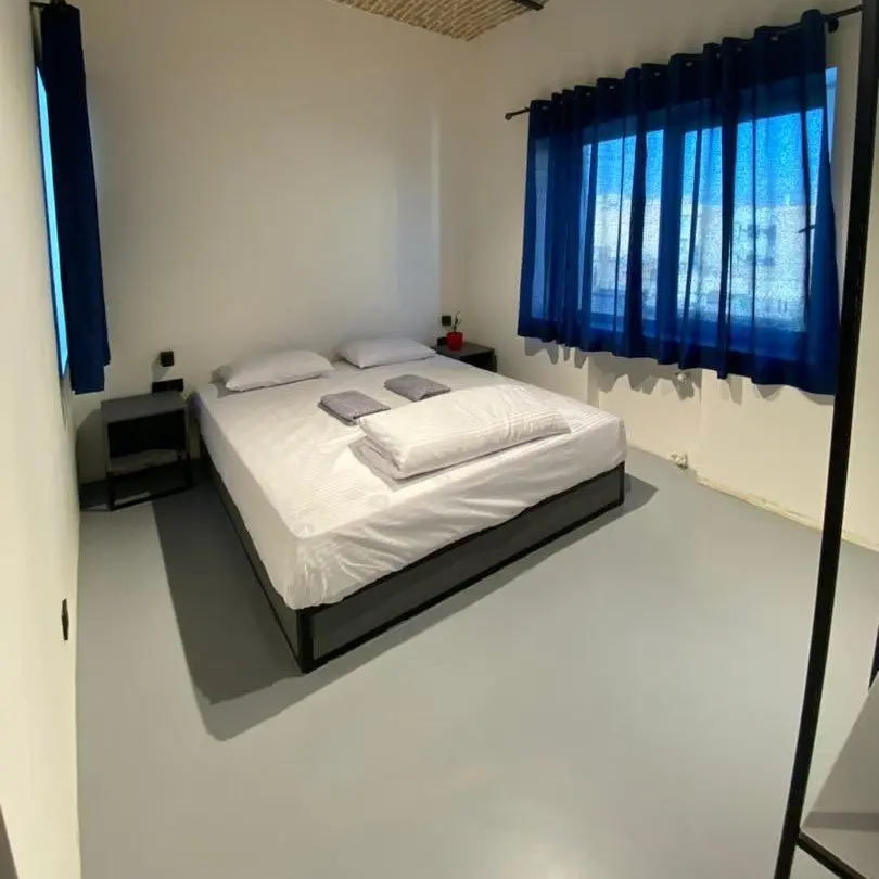 هاستل فیروزه هریتیج - واحد دبل استاندارد 6