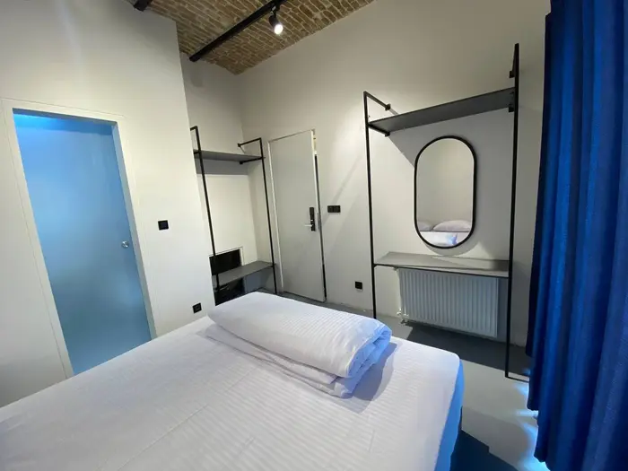 هاستل فیروزه هریتیج - واحد دبل استاندارد 6