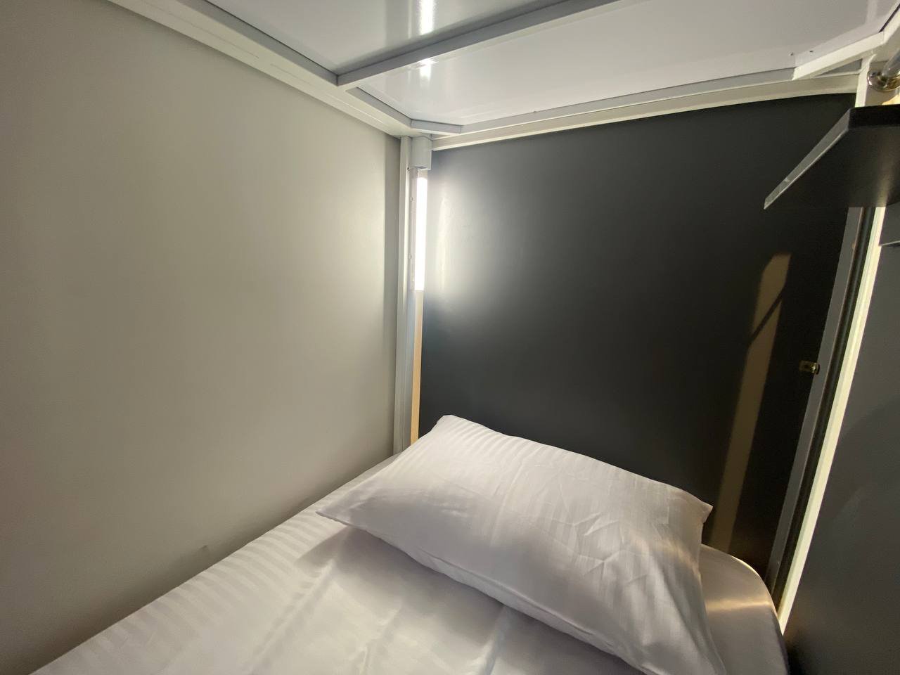 هاستل فیروزه هریتیج - واحد چهارتخته بانوان