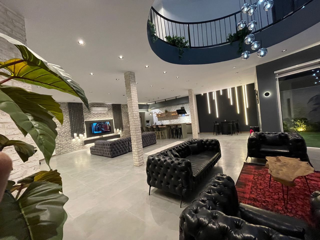 سه خوابه استخردار آبگرم عمارت آس پلاس