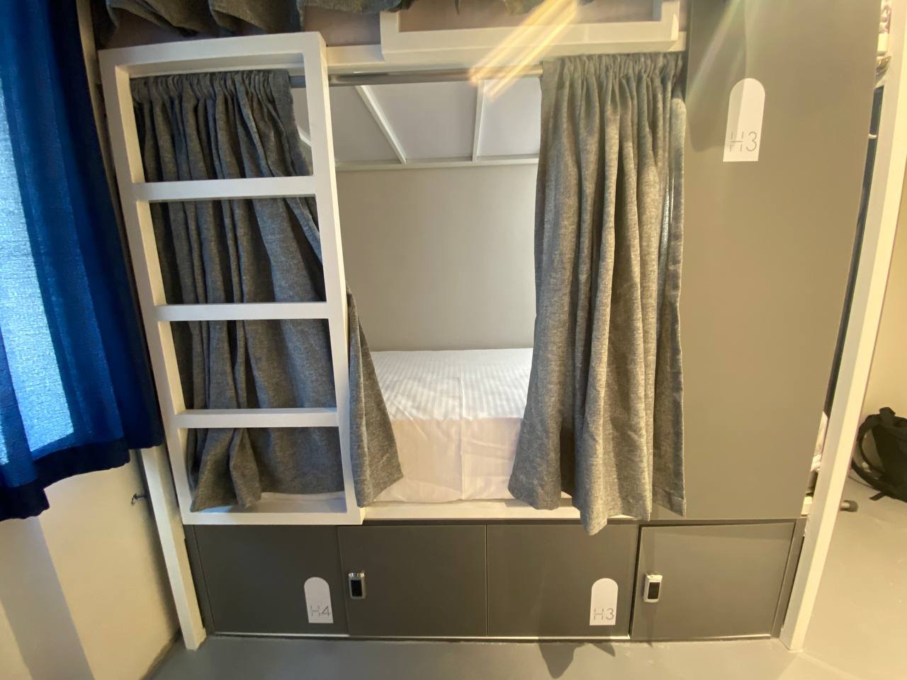 هاستل فیروزه هریتیج - واحد چهارتخته بانوان