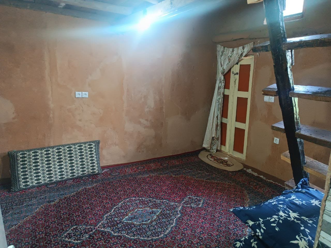 کلبه فلت سنتی کاه گلی