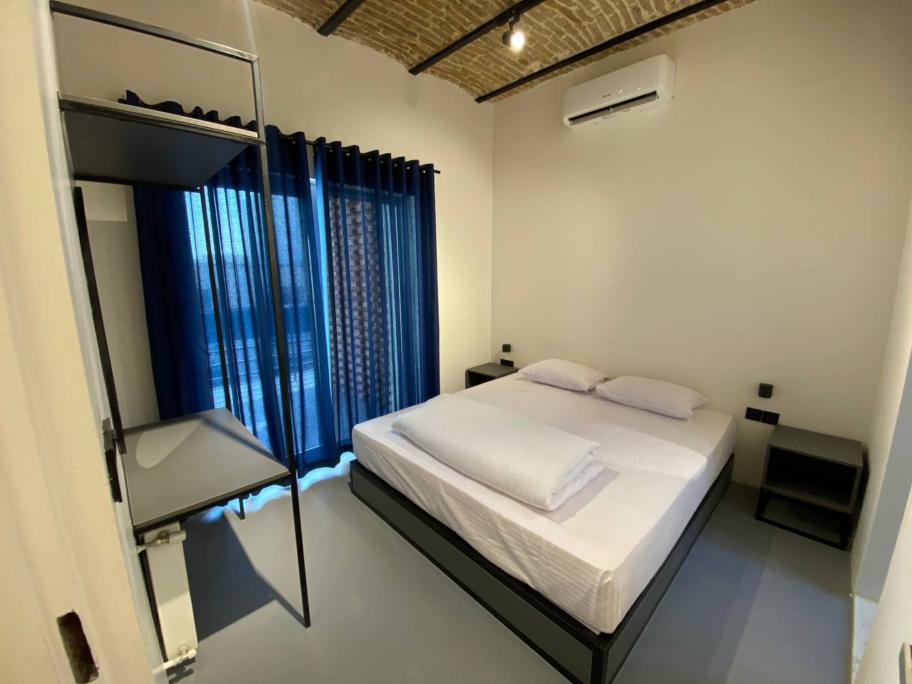 هاستل فیروزه هریتیج - واحد دبل استاندارد 1