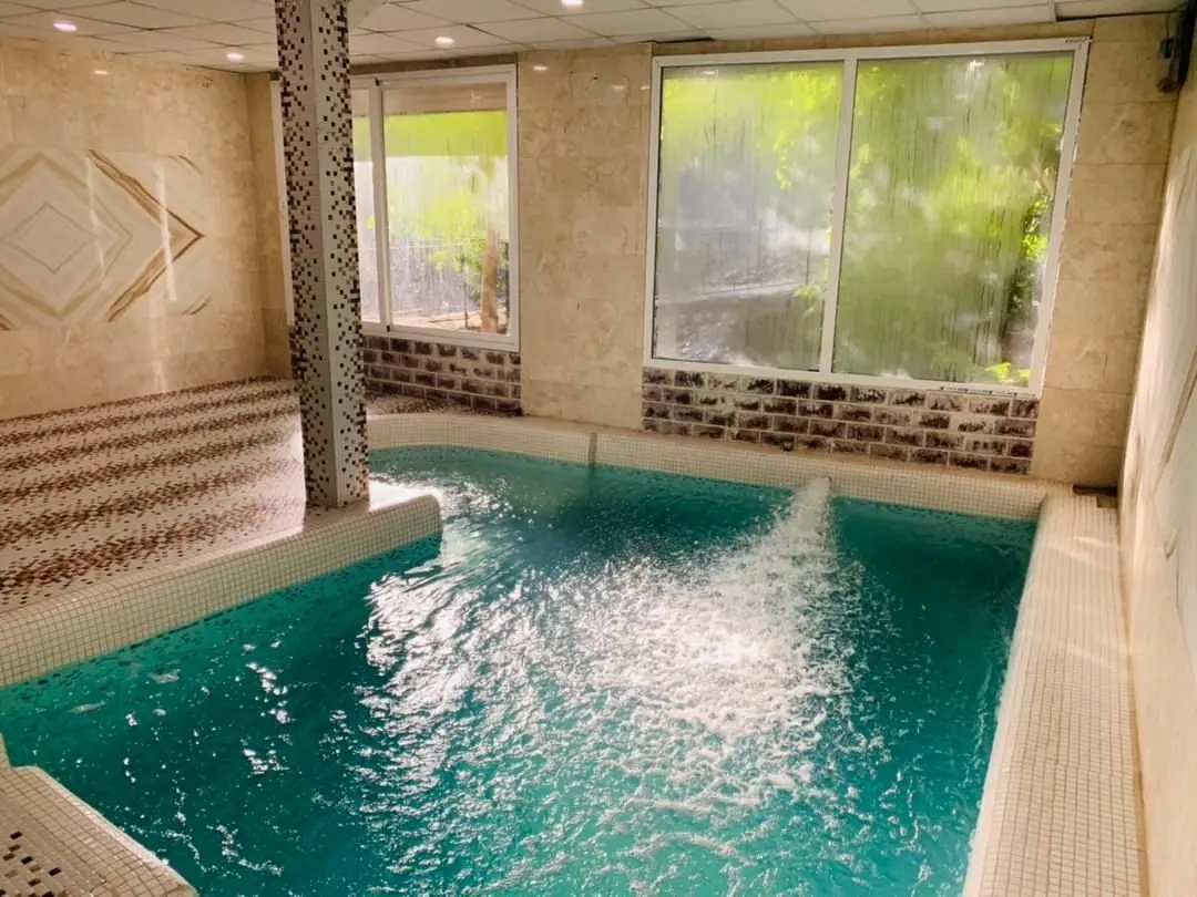 ویلا دوخوابه استخردار آبگرم تک