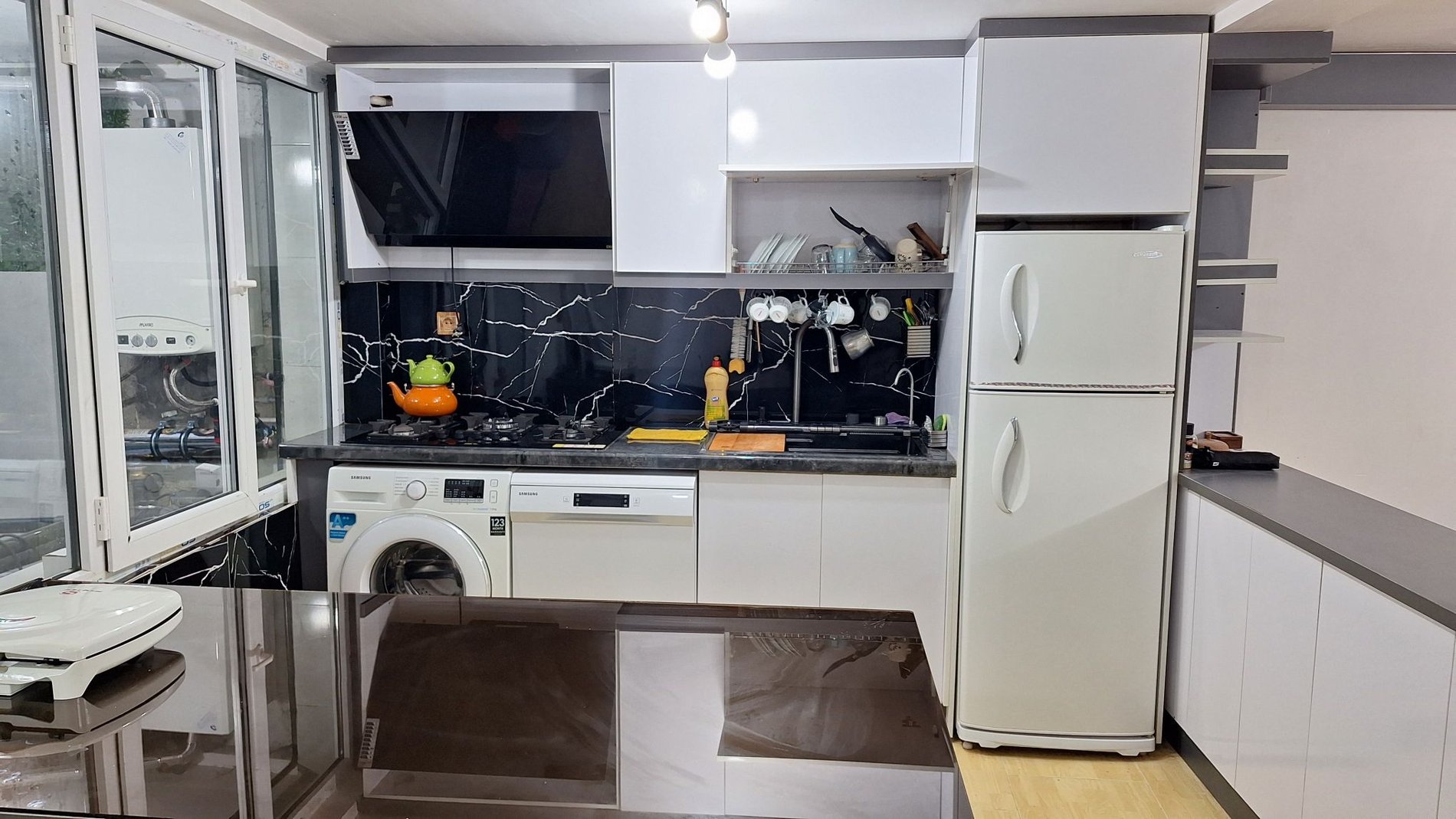 آپارتمان یک خوابه استخردار توتکابن