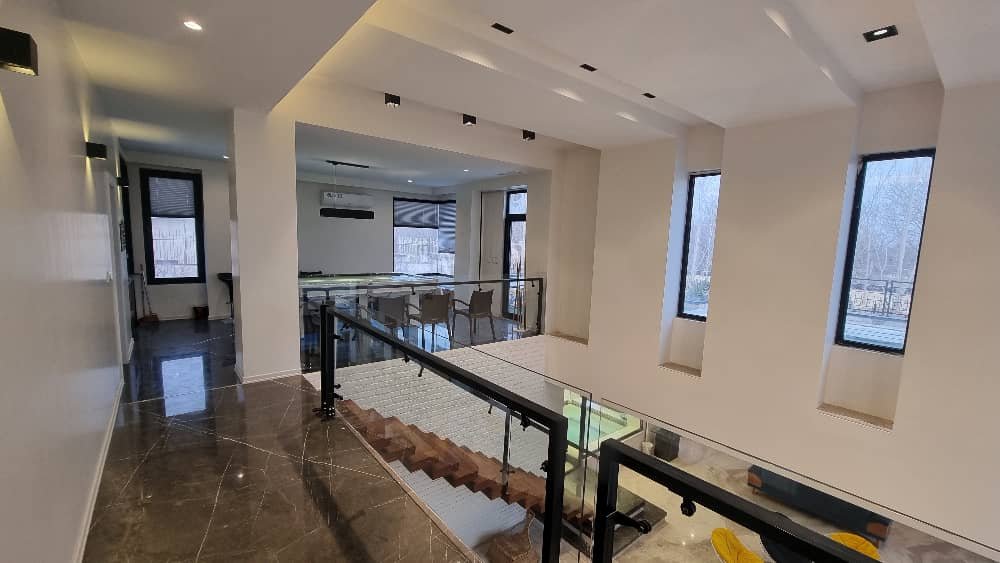 سه خوابه استخردار عمارت مدرن