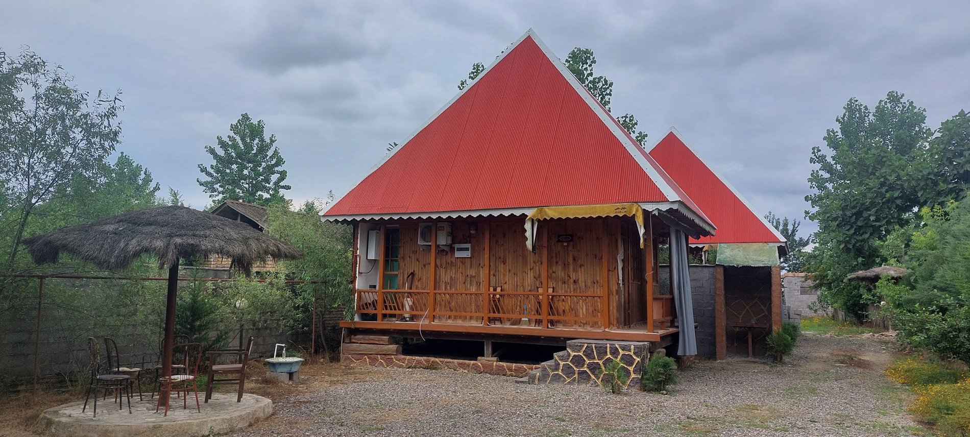 یک خوابه چوبی مهر