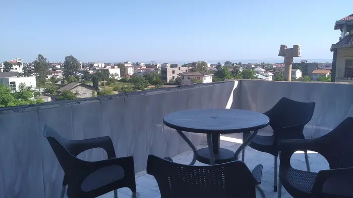 دوخوابه دوستان 1 - حیاط رو به دریا و شهر