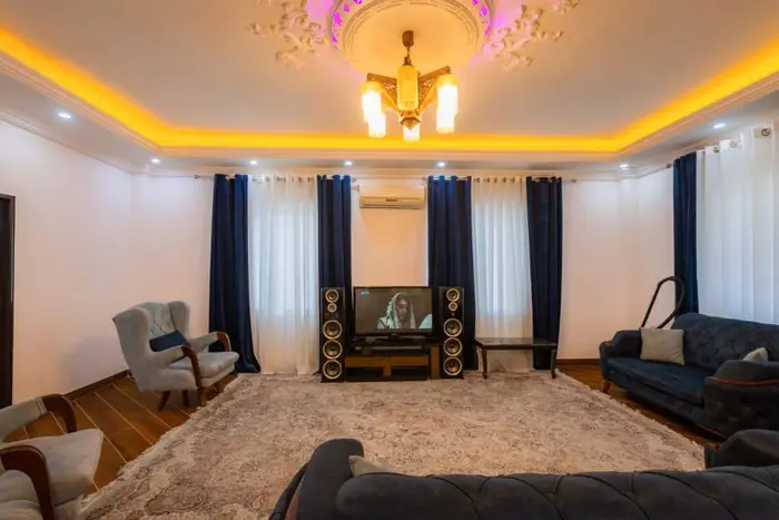 ویلا دوخوابه استخردار آبگرم گل رز