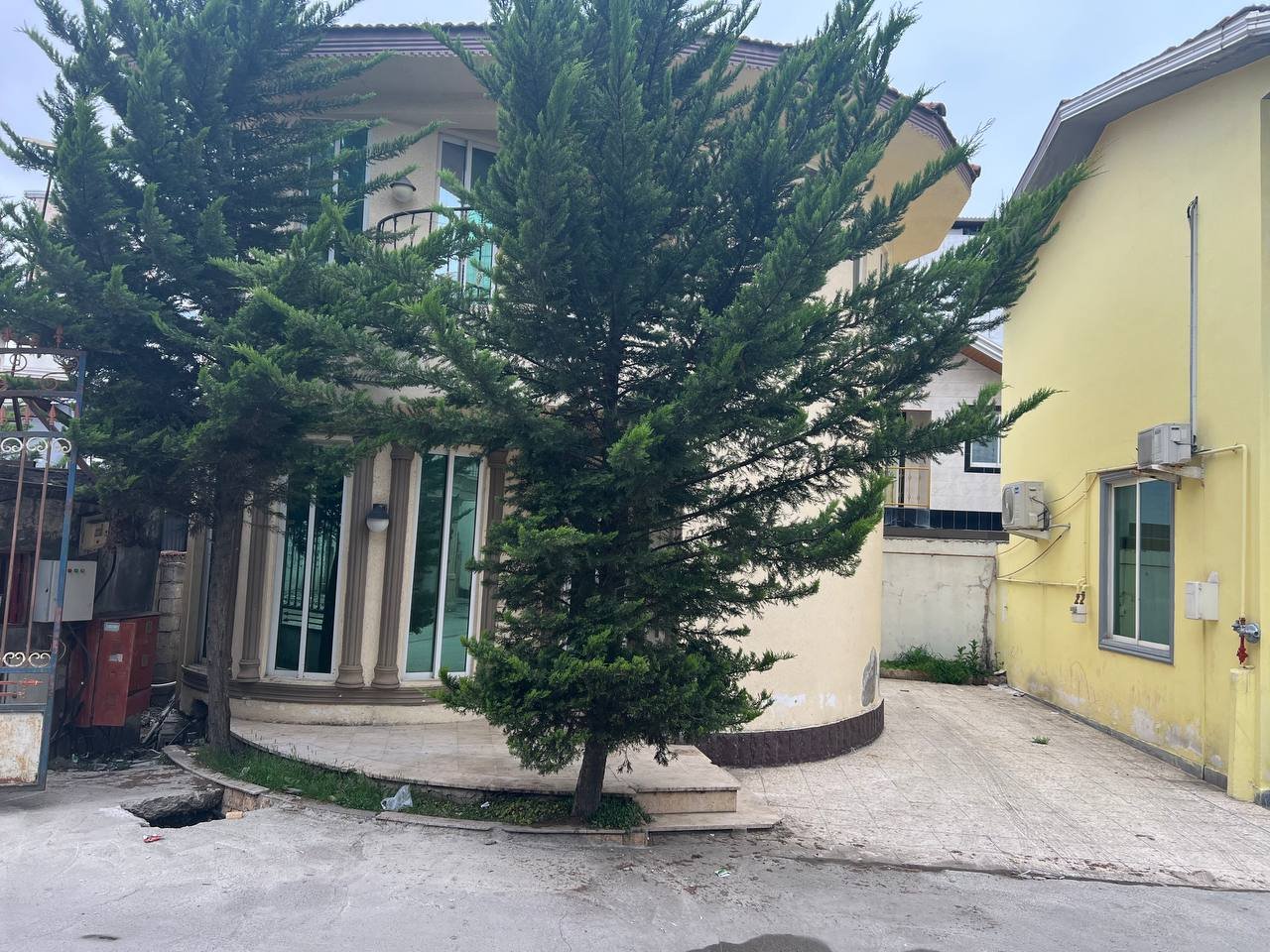 ویلا دوخوابه دوبلکس ساحلی یزدانی