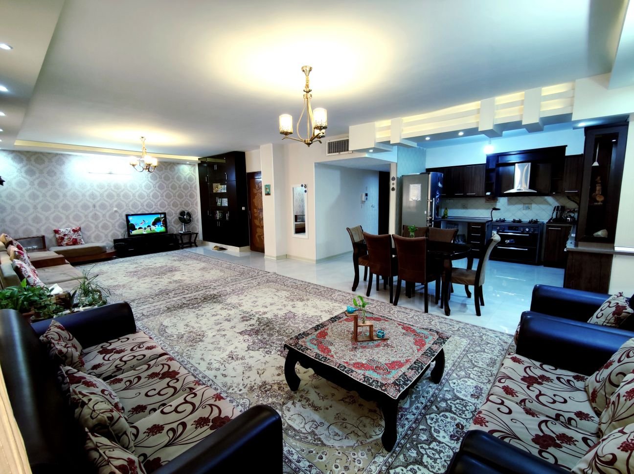 آپارتمان دوخوابه هشت بهشت 1